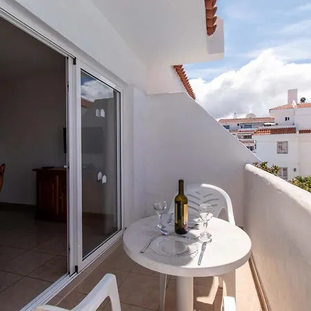 Floritas 23 - One Bed With Pool View Apartment